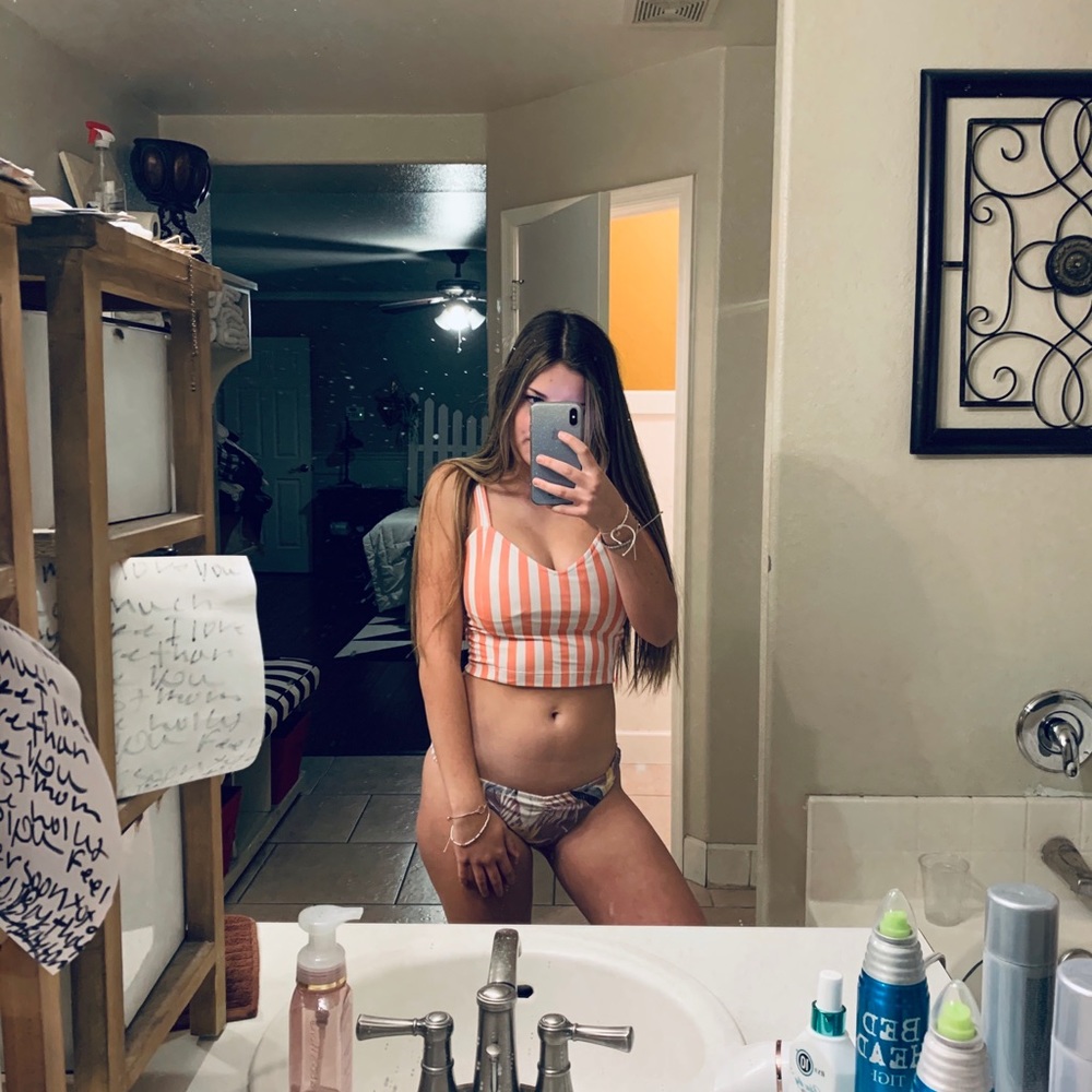 Kortni Jean top